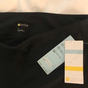 ZELLA - Black Mesh Detail Leggings - New w Tags